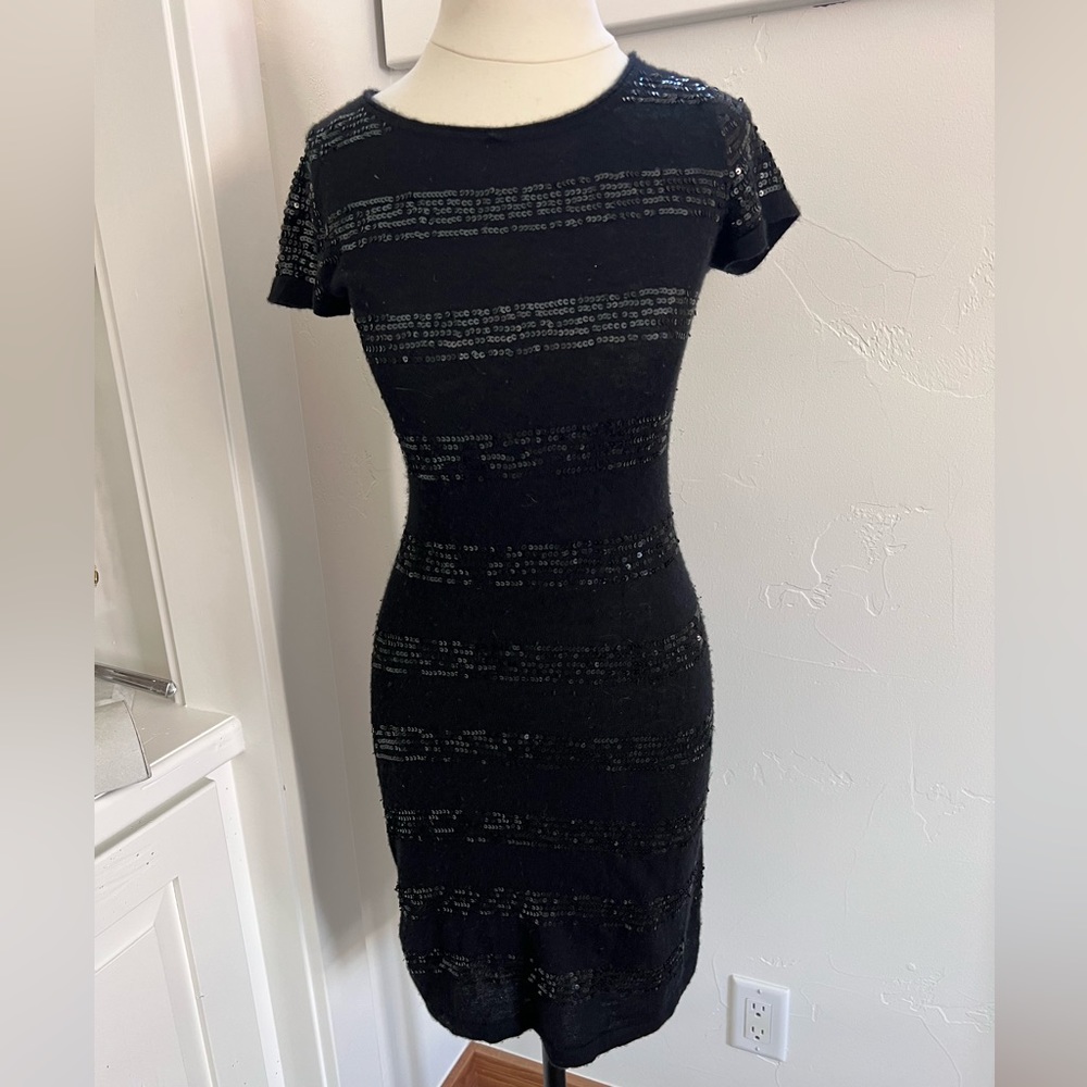 Qi cashmere mini dress with sequins XS
